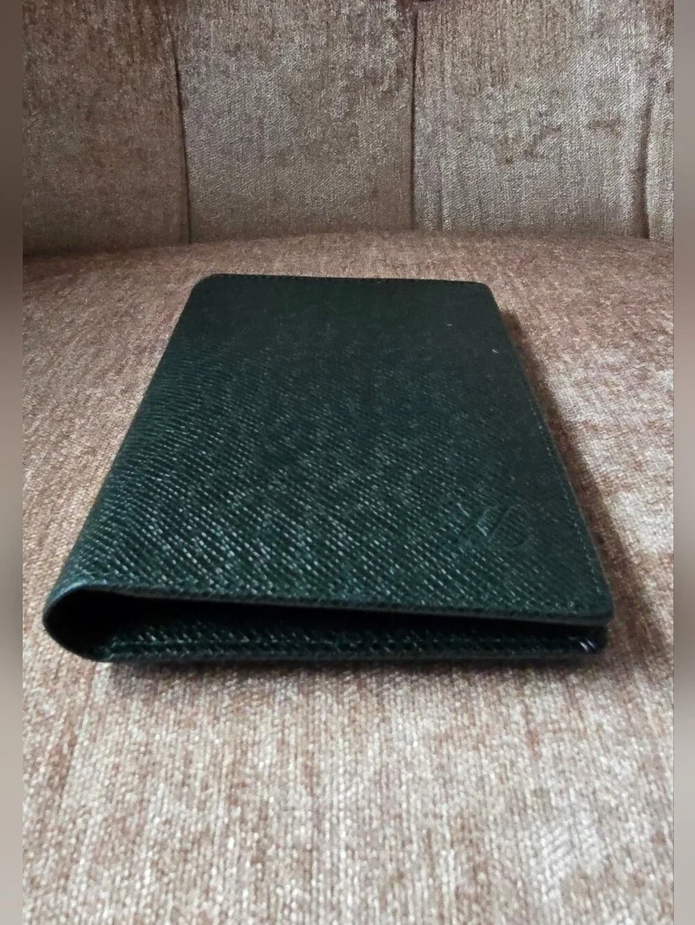 (1770) LOUIS VUITTON Taiga Leather Long Slim Bifold Wallet